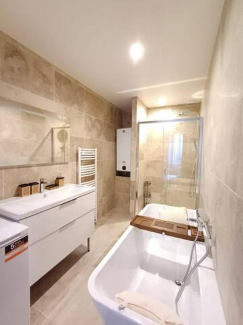 Le Sainte Claire - Majord'Home Annecy Centre מראה חיצוני תמונה
